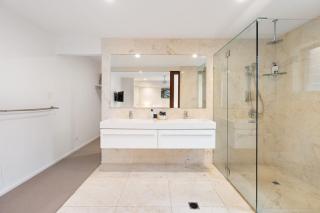 9 Depper Street - Large Residence Entire 6 Bed House - 1