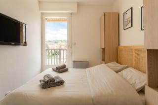 Stunning 2-bedroom accommodation - pool and tennis - 3