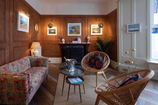Guest Lodge By The Beach Club - 0
