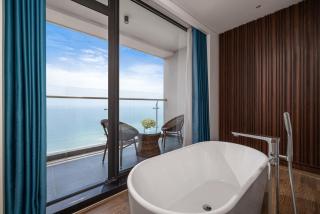 Canvas Danang Beach Hotel - Da Nang - 8