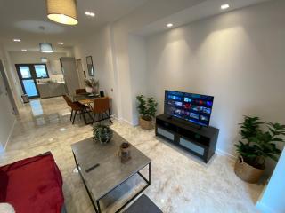 Holy 2 Bedrooms Apartment in Marousi - Atene - 0