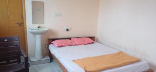 CKS BOARDING AND LODGINg - Jāmb - 0