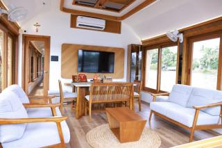 Island of Peace Houseboat - Champakulam - 9