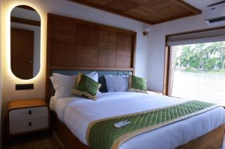 Island of Peace Houseboat - Champakulam - 5
