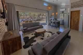 Chui House A Bush Retreat with Pool and AC Near Kruger Gate - Marloth Park - 3