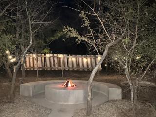 Chui House A Bush Retreat with Pool and AC Near Kruger Gate - Marloth Park - 1