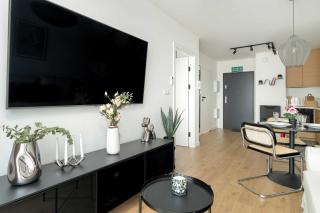 Komfortowy Apartament w Poznaniu Parking & Klimatyzacja by Noclegi Renters - 3