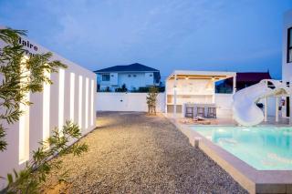 Claire Poolvilla - Na Jomtien - 2