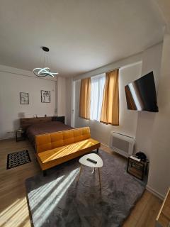 Tranquil Studio Apartment - 0