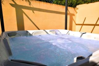 Paradis Provencal Le Calme total, Grande Piscine et Jacuzzi Chauffé, Salle de Jeux et Fresque du Nougat, Intimité - Montélimar - 8