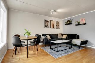 Cozy Arctic Stay - Central with Free Parking - Tromsø - 0