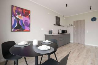 Elegancki Apartament Blisko Rzeki w Gdańsku z Parkingiem by Noclegi Renters - Danzig - 2