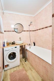 Apartment with Scenic Views - Chişinău - 4