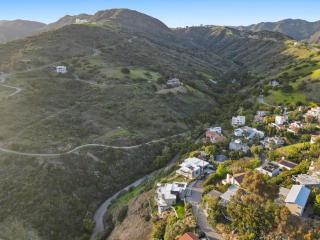 Samara by Stay Awhile Villas - Malibu - 3