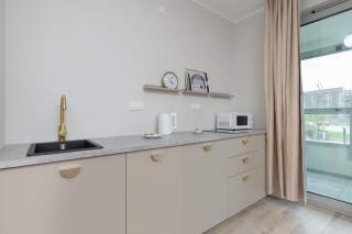 Eleganckie Studio Blisko Rzeki w Gdańsku z Balkonem by Noclegi Renters - Danzig - 8