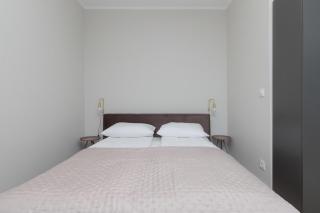 Eleganckie Studio Blisko Rzeki w Gdańsku z Balkonem by Noclegi Renters - Danzig - 2