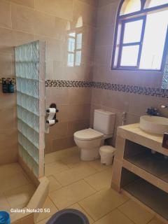 5 BEDROOMS STAND ALONE LUXURY VILLAS, By Sana Sana Holiday Apartments - Mombaça - 2