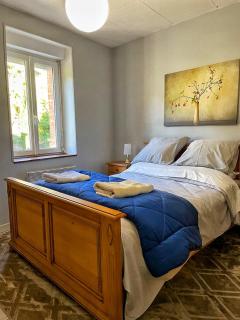 3 Star 3 bed Air Conditioned QUERTINEUX 100m to Historic 4 Cathar Châteaux Lastours access to a very Pretty Riverside Garden!! - Lastours - 5