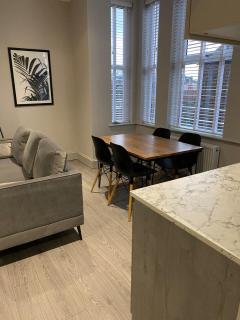 Apt 2, 30 Princes Rd a Stylish Victorian Building - Sale - 3