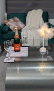 The Ruby Haven, Didsbury - 15mins to Manchester Airport - Opp The Christie's NHS - Sleeps 5 - Manchester - 9