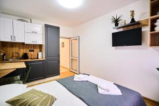 Studio Near Airport Fast Check-In - 3