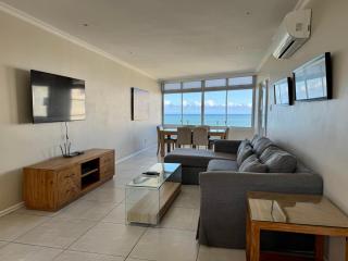 71 Sea Lodge Beachfront Apartment - Durban - 9