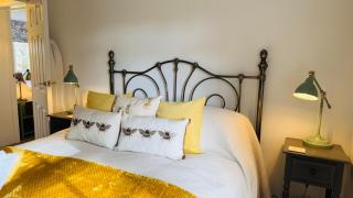 3 Bed Spa Cottage - Southwater - 1