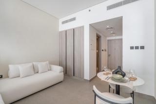 StayShort - Chic Studio in Oxford Terraces with Pool & Gym - 3