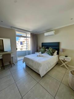 71 Sea Lodge Beachfront Apartment - Durban - 6