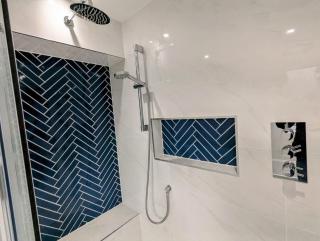 4 Bed 4 Bathroom Home - - 9