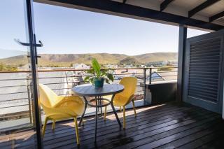 Hermanus Waterfront, Central Mountain View Apartment - Apt 6 - Hermanus - 3