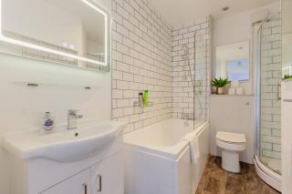 Bright 2 Bedroom Flat in Lambeth With Balcony - 1
