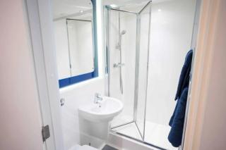 Student Only Hox Park in Egham - Englefield Green - 4