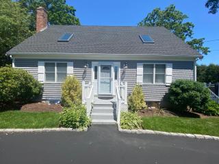 Big Little Beach House - Sagamore Beach - 3