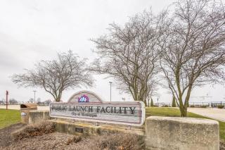 Harbor Hideaway - Walk to Beach, Dining & Downtown condo - Sheboygan - 2