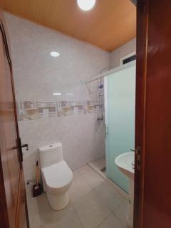 Sunset View Hotel and Apartment - Kigali - 3