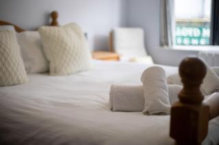 Land Ahoy- Harbour & High Street Apartment - 6