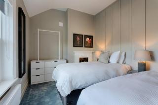 The Village House Restored 4BR 1850s Galway Cottage Near the Wild Atlantic Way - - 8