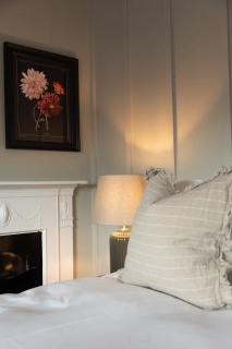 The Village House Restored 4BR 1850s Galway Cottage Near the Wild Atlantic Way - - 5