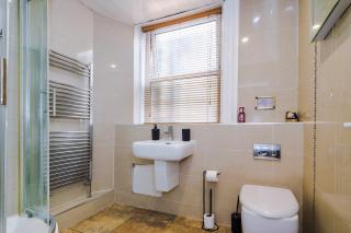 The White Swan Hotel by Richmond & Haven Room 100 - Halifax - 9