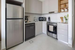 Frank Porter - Creek Crescent Tower 1 - 1