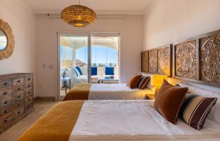 Fantástico Ático Dúplex en Marbella, con vistas al mar y a 300 metros de la playa - Marbella - 4