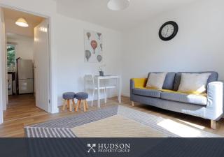 1-Bedroom Apartment with Parking - Wellington - 0