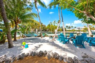 Maison Grand Blue Arenas with Minigolf Canal and Game Room - Key Colony Beach - 8
