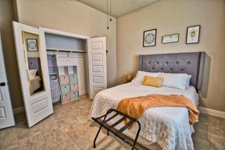 Waxahachie king bed 2PPL 10 min 2 DWNT & Medical Professionally Managed By Stay Albatross Furnished Rentals - Waxahachie - 0