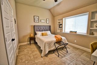 Waxahachie king bed 2PPL 10 min 2 DWNT & Medical Professionally Managed By Stay Albatross Furnished Rentals - Waxahachie - 5