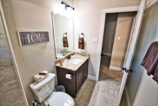 Waxahachie king bed 2PPL 10 min 2 DWNT & Medical Professionally Managed By Stay Albatross Furnished Rentals - Waxahachie - 2