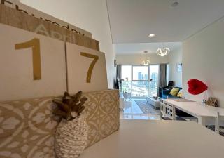 Bespoke Holiday Homes - Modern 1BR in Carson Tower Damac Hills - 2