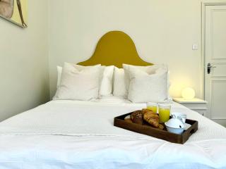 Chic Marylebone Village w Premium Mattress and 55 inch TV, by The Design Traveller - Londra - 8