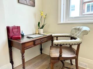 Chic Marylebone Village w Premium Mattress and 55 inch TV, by The Design Traveller - 8